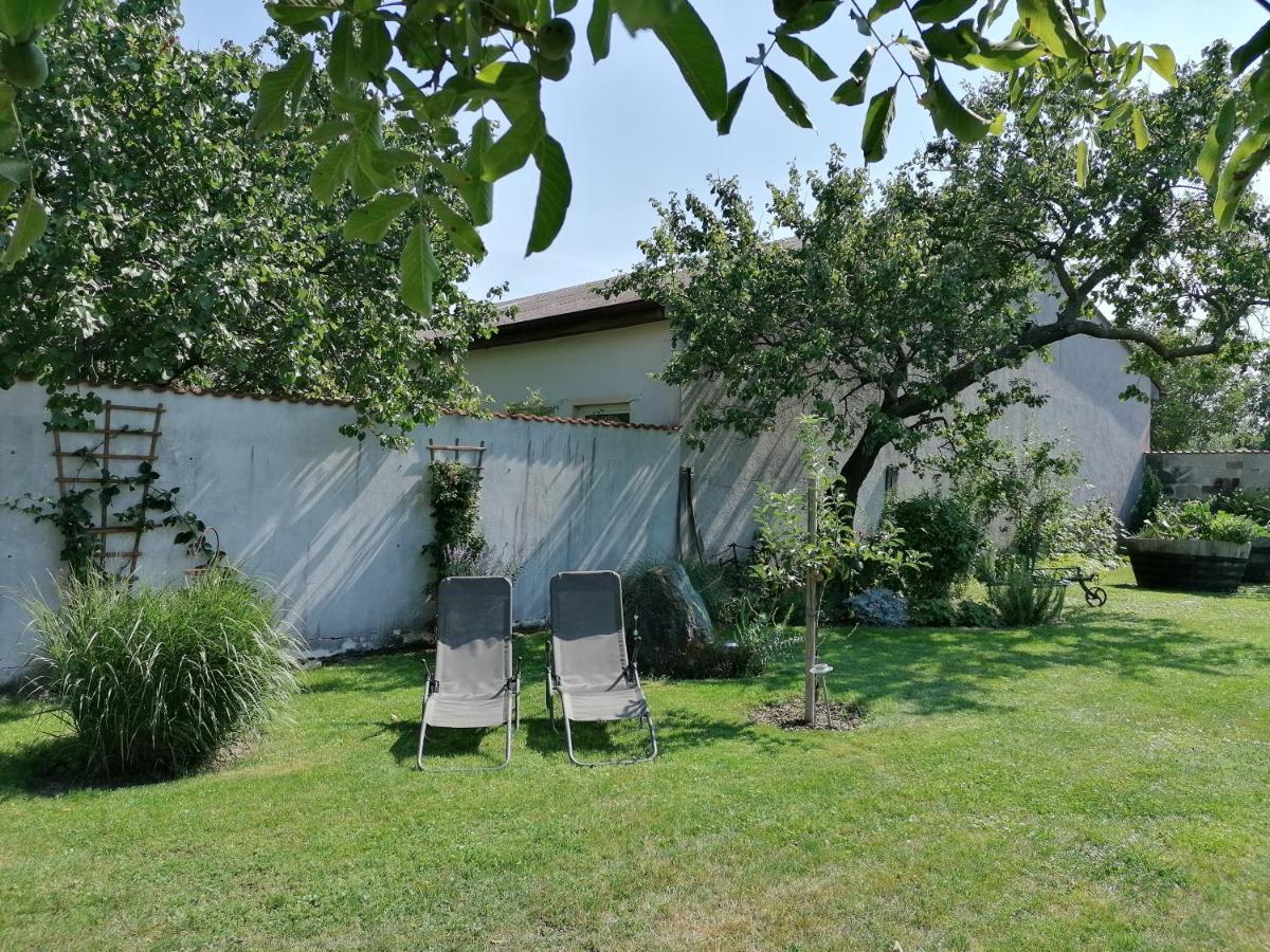 Gaestehaus Anita Breitenbrunn  Exteriör bild