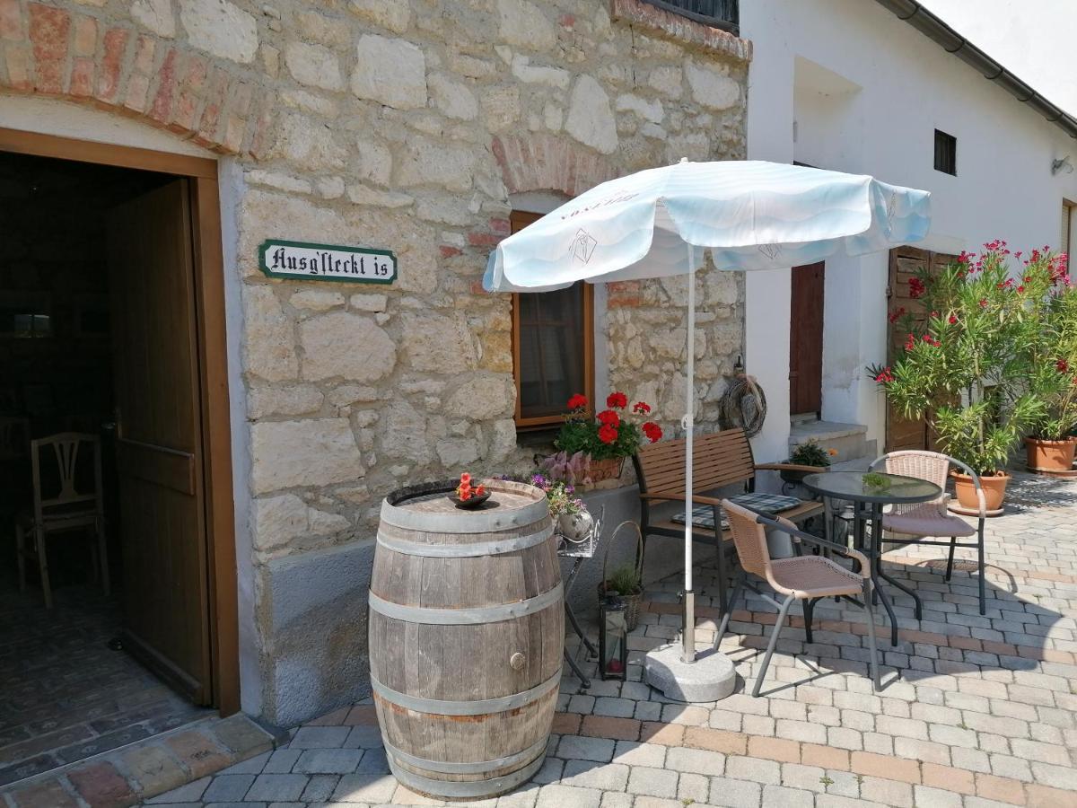 Gaestehaus Anita Breitenbrunn  Exteriör bild